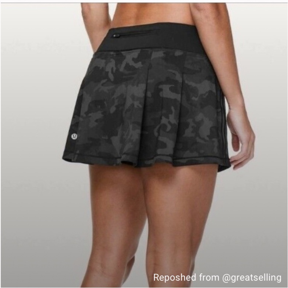 Lululemon Run PACE RIVAL SKIRT ,size 2 Incognito CAMO Multi Grey Black .